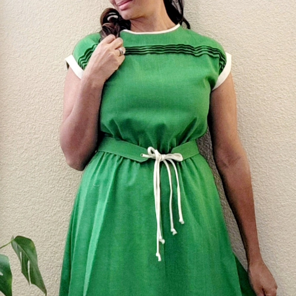 Vintage Dress by Miss Oops - Picture 9 of 17
